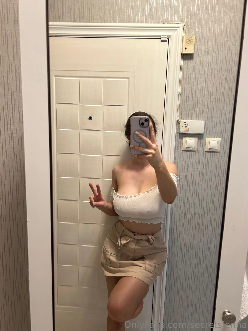 My outfit for today theyre always bouncy i cant help ittttt 