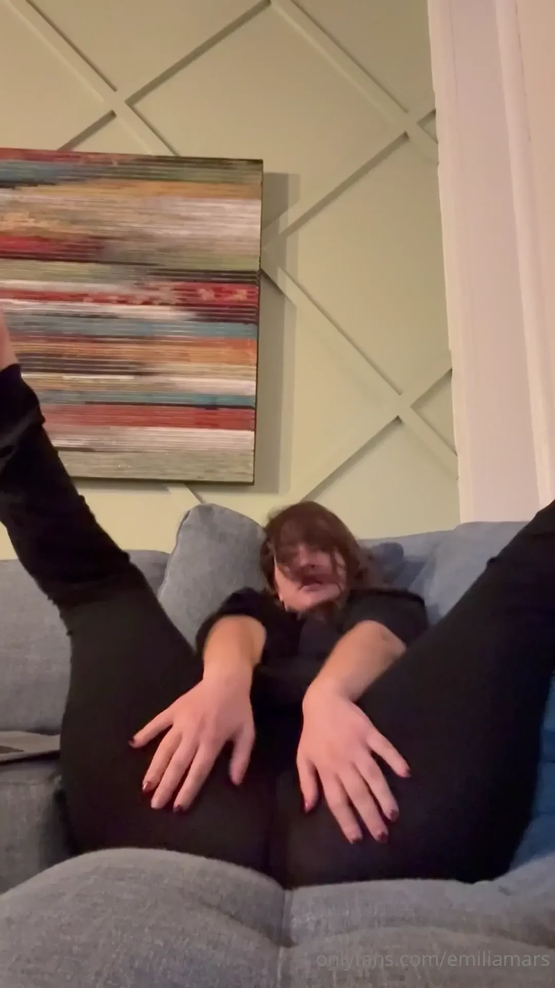 Bad twerking to sopranos 