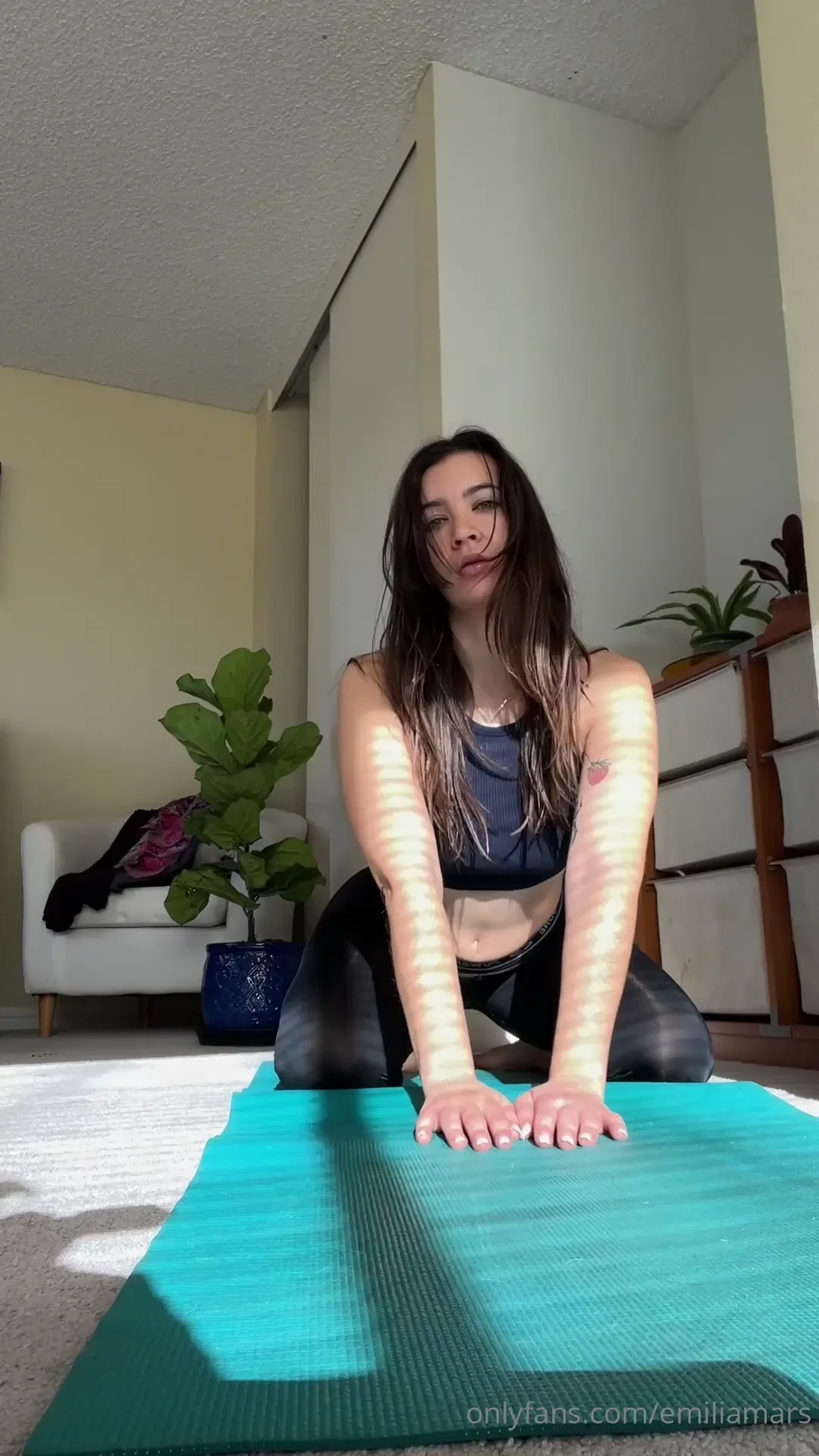 See thru yoga party time rebill u get the full nakey version tonight 