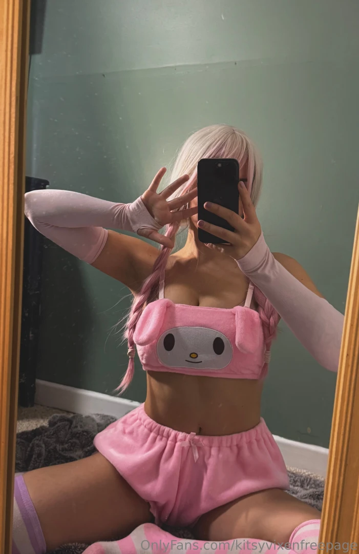 Hiiiii everyone happy friday would you expect a cute girl like me to 