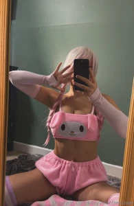 Hiiiii everyone happy friday would you expect a cute girl like me to