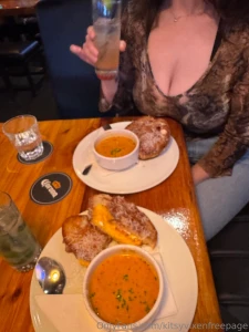 How many times do you think we are going to fart tonight cum over to