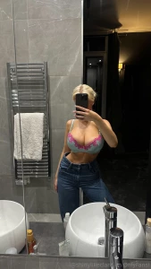 The best thing about mom style looks no one sees your boobies and your