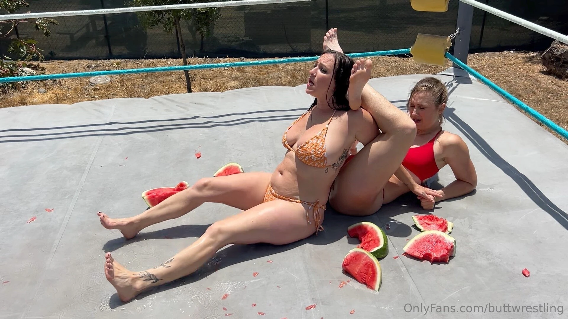 There s nothing like a little snack while i m working melon squeezing part 1 