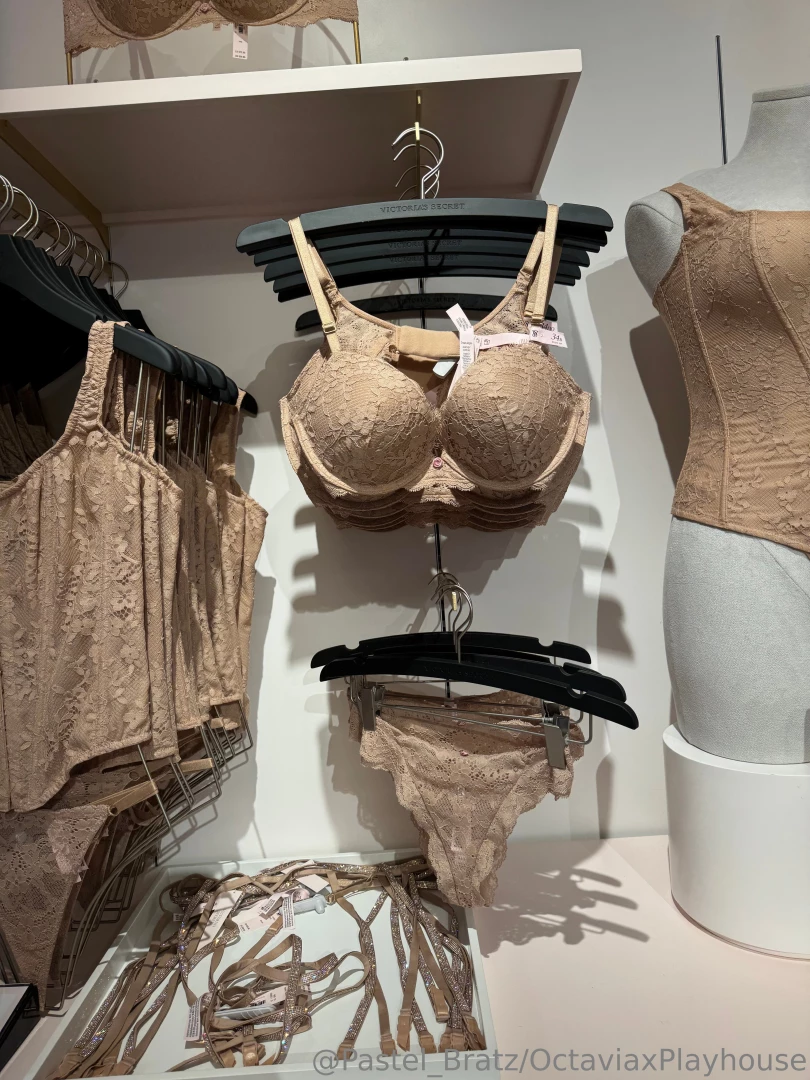 Kinda obsessed uk what it is if you wanna see me in this set 