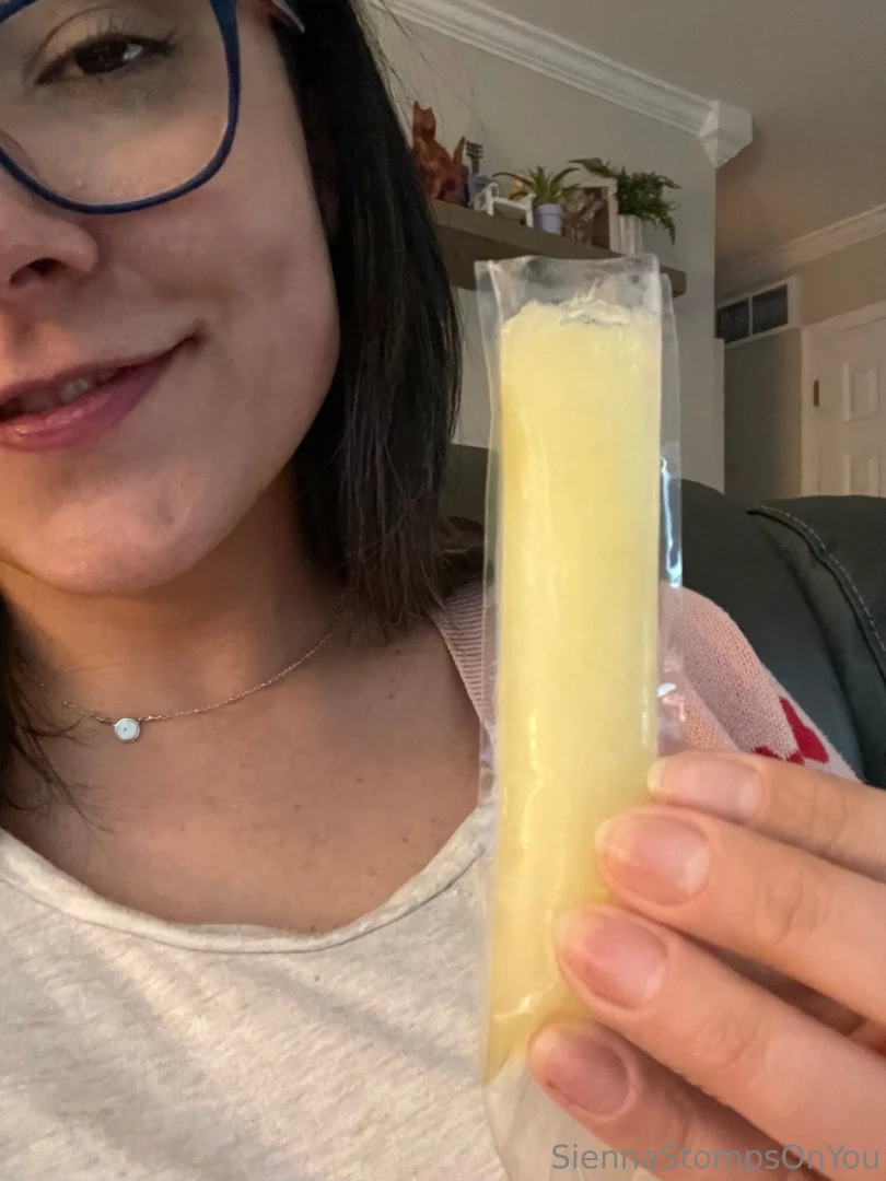 I bet this popsicle is bigger than your dick 