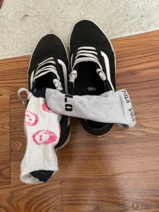 100 - disgusting sweaty socks worn for 2 days in my vans in 90 degree part 1