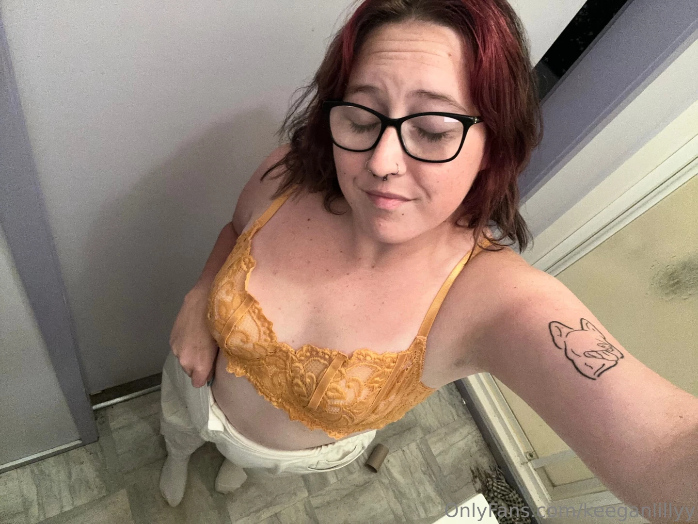 I think this bra makes my titties look good part 2 