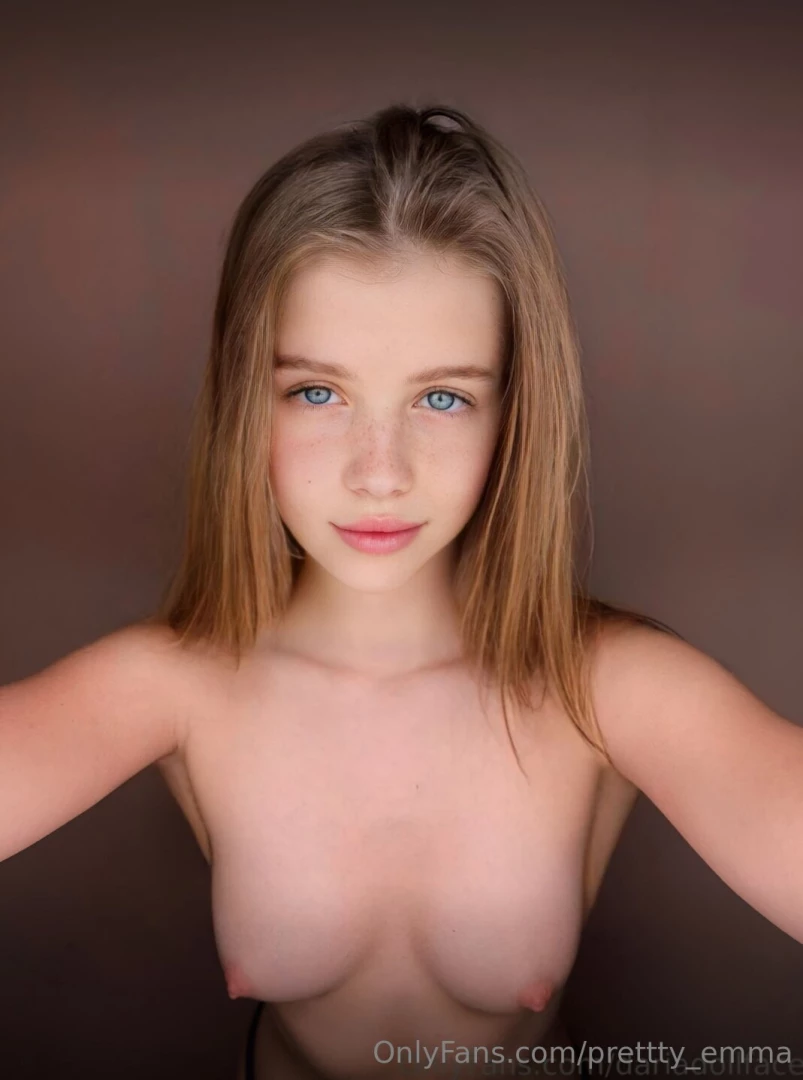 Dariadollface is wet right now dariadollface she loves doggy subscribe part 85 