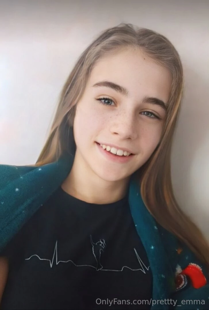 Honeyfoxvip is wet right now busty babe honeyfoxvip honeyfoxvip loves part 138 