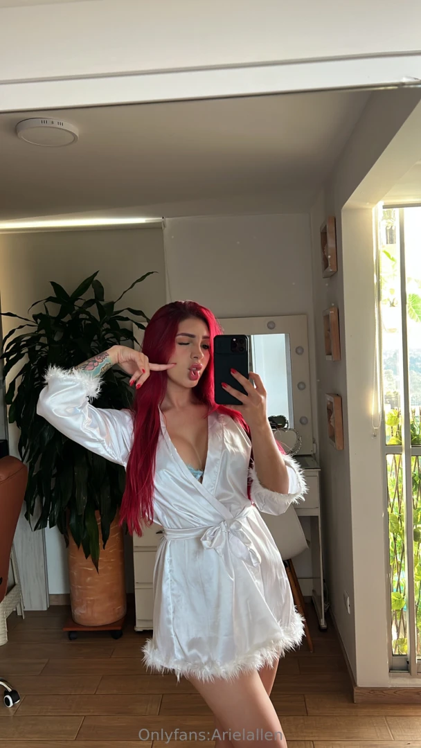 Sweetie guess what s under my robe 