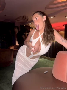 My hair looks good tonight can you mess it up