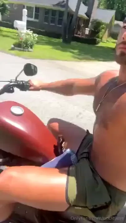 How i ride to the beach u wanna come on the back and jerk me off 