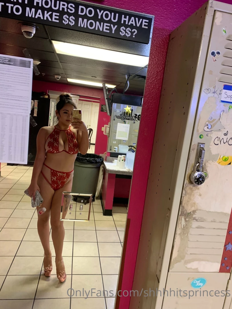 Clocking in amp ready to get naked 