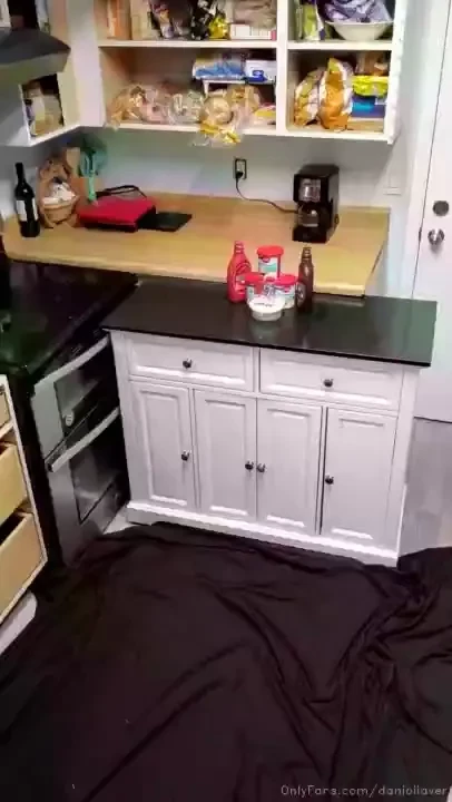 Behind the scenes to some icing photos little wobbly ending the stream 