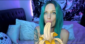 A banana a day keeps the doctor awayy