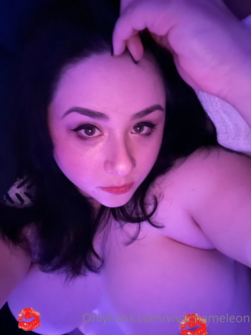 Sneak peek of one of the photos uncensored in the seduction set check 