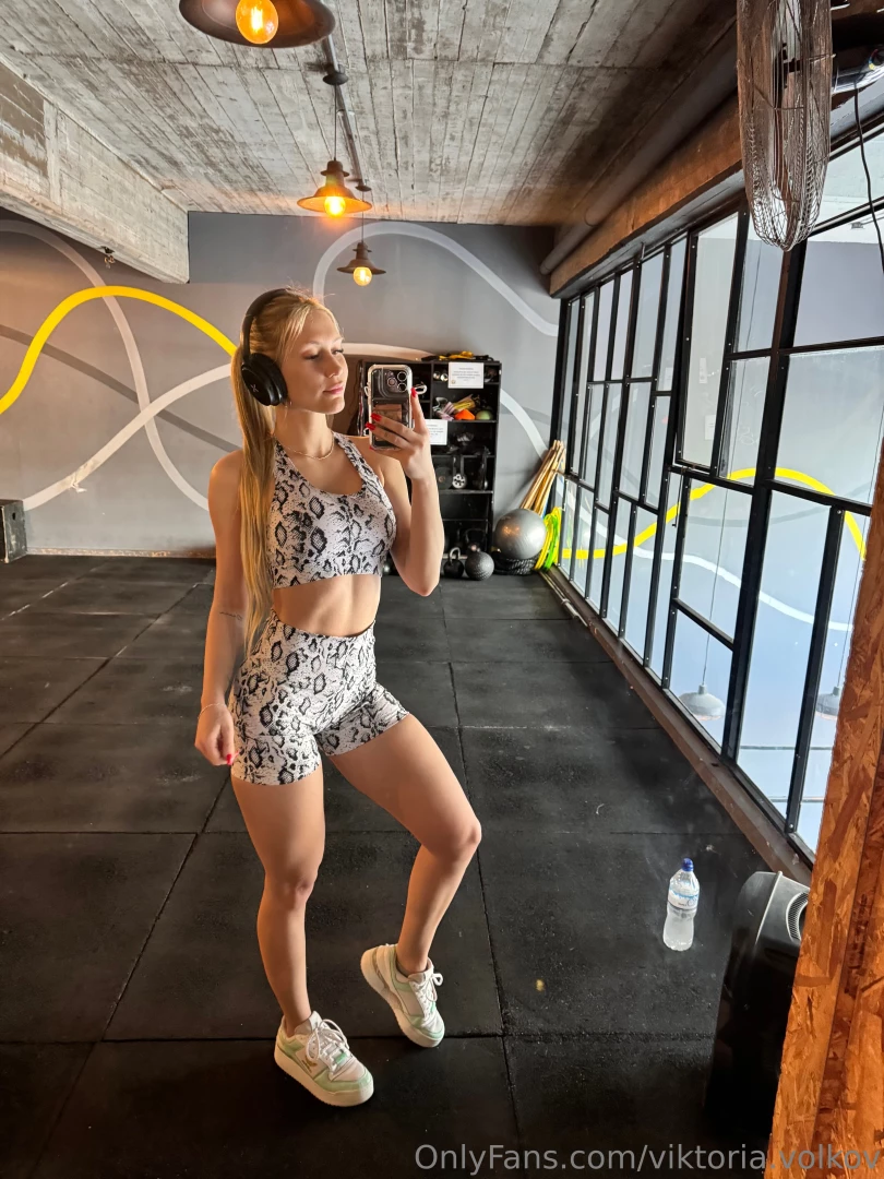 Hahaha this is how many pics i normally take to just get one good one part 4 