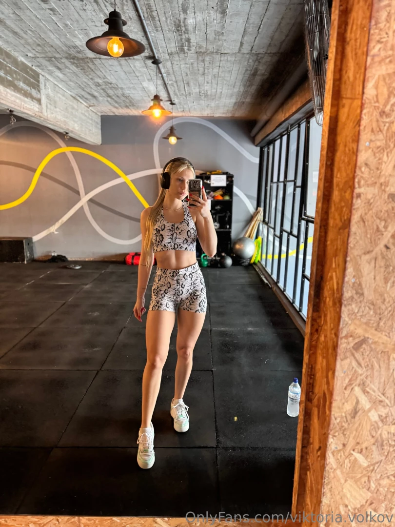 Hahaha this is how many pics i normally take to just get one good one part 3 