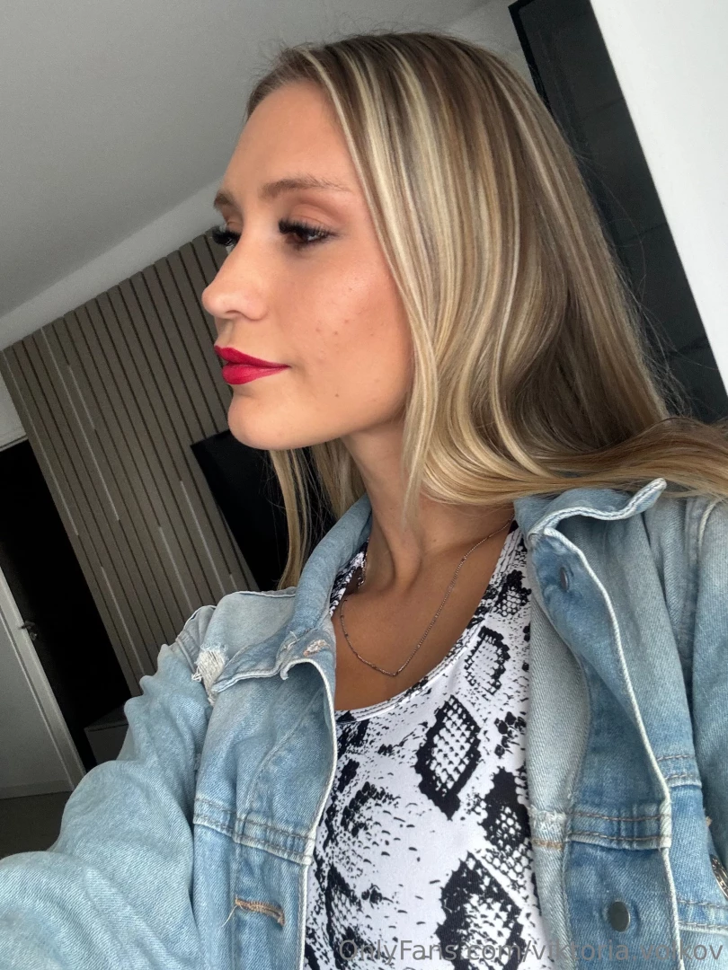 Showing my side profile to you guys 