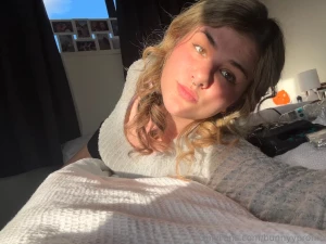 Do you like my hair kiss mylips to hot to handle fingering part 1