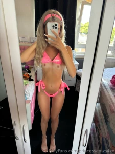 Like if you like little titties