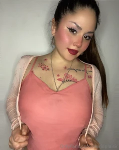 Viens me parler si tu aime bien le rose