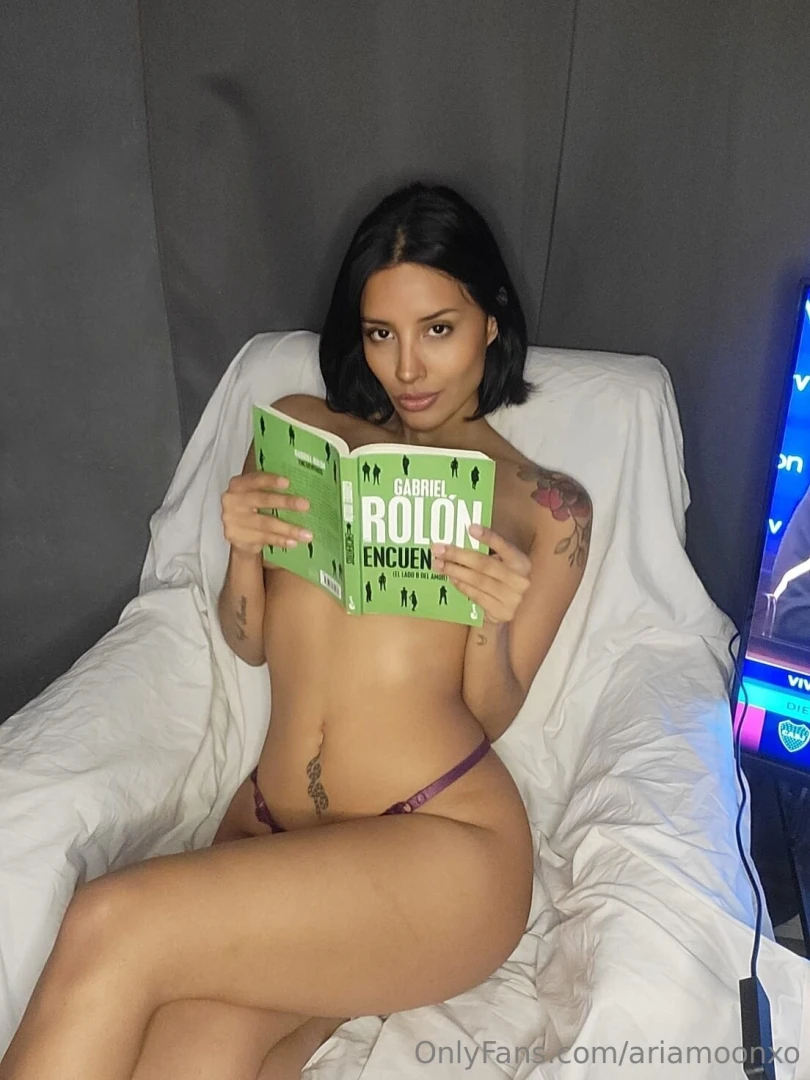 I m in the mood rn so be ready and naked for me 