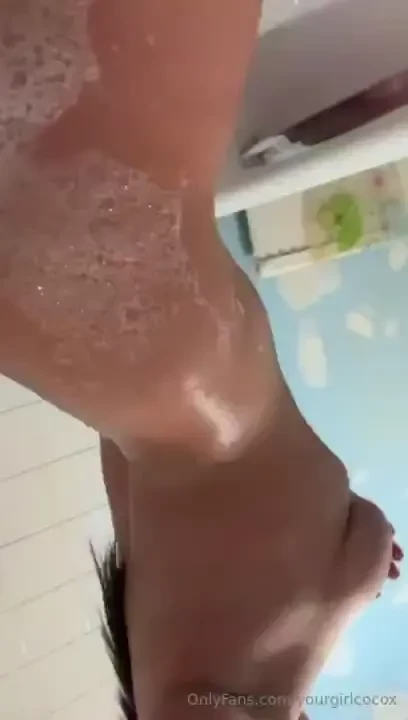 Did a little show for u guys in the shower here s a peak now run to 