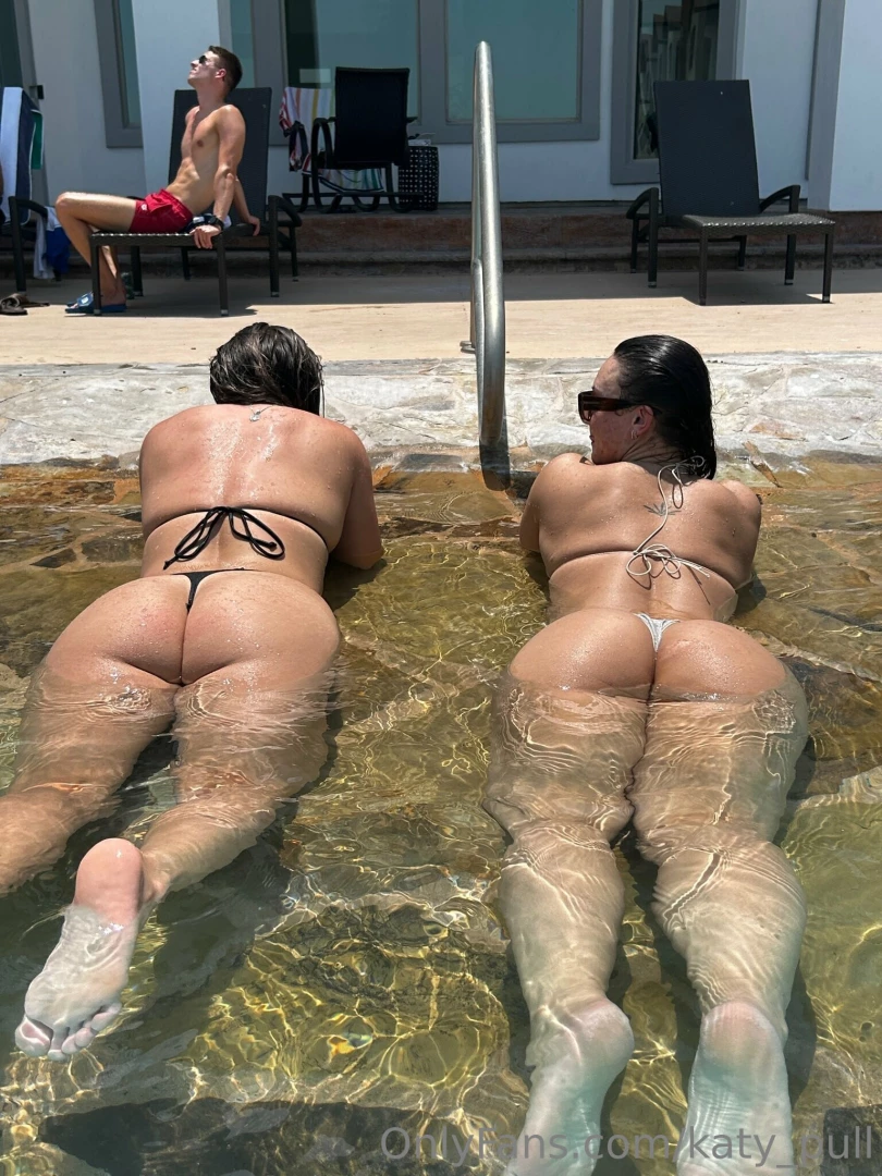 Which one did you look at first my girl jodie s has all the goods 