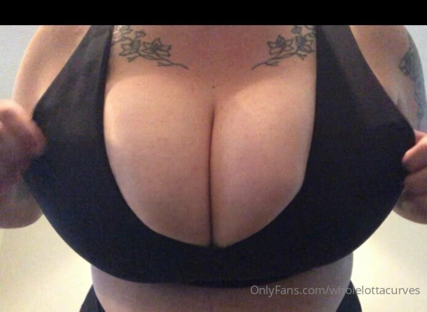 This milf really needs to try clothes on before she buys them fitting 