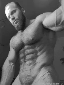 Mmm today black and white photo and video are already subscribed do