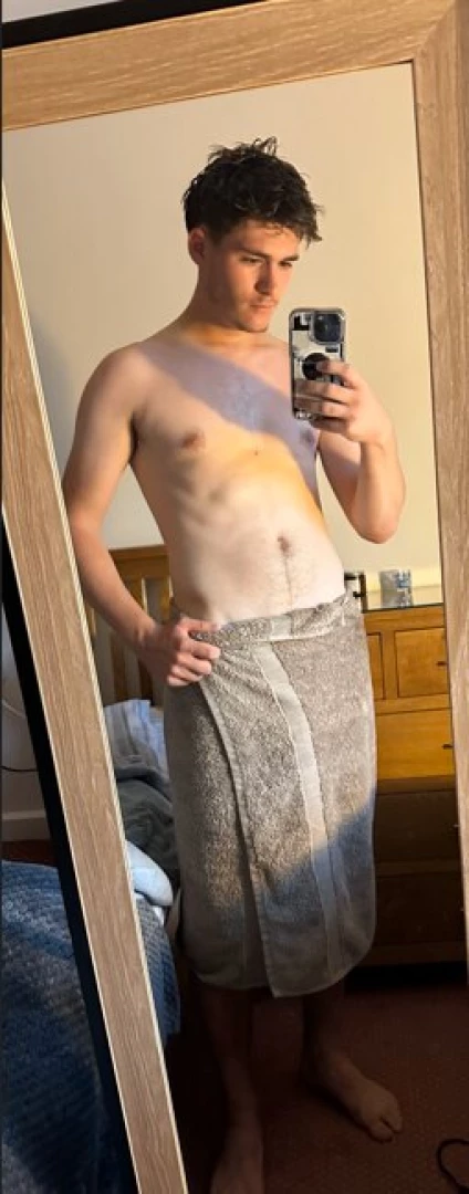 Online all night dm me and we chat 