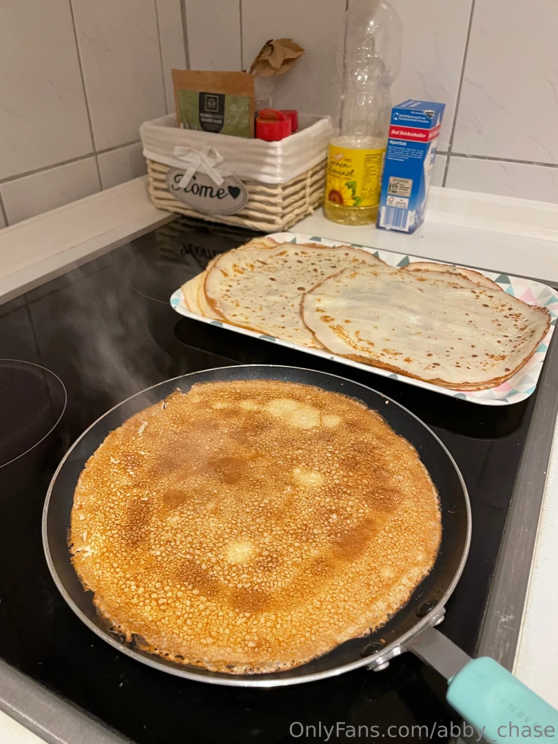 Hot pancakes are my recipe for happiness today 