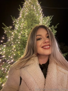 Where did the tradition of decorating the tree at christmas time come