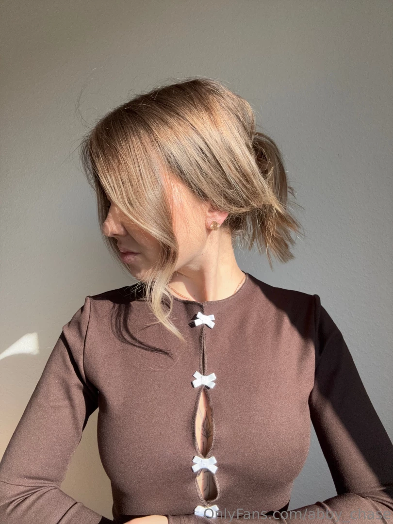 Does it look good with my hair up or down write in the comments 