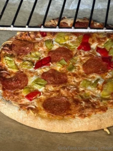 As i looked at this beautiful pizza i realized that i am italian at