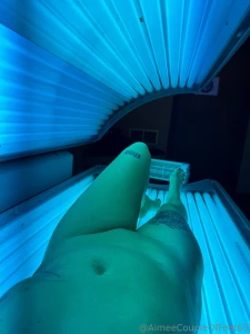 I found my way back into the tanning bed part 1