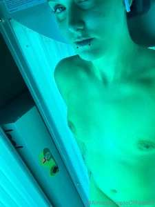 Here s me naked in a tanning bed what more could you want for taco and