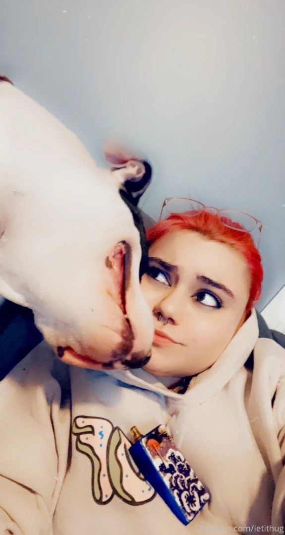 T smilee pitbullgirl wtfff 