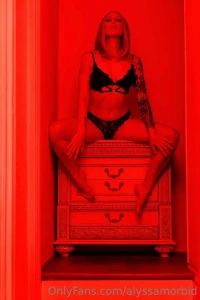 Seeing red did a full studio shoot in my house this past weekend i m