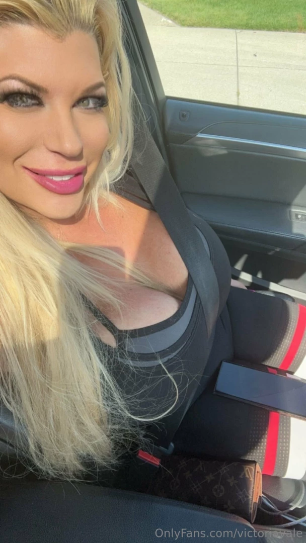 Going for a ride wanna cum 