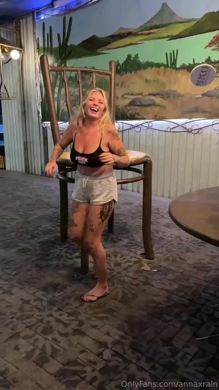 Big chair or am i small 