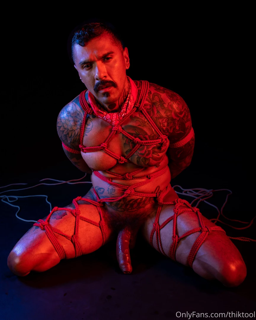 Bondage photo set with boomerbanks 