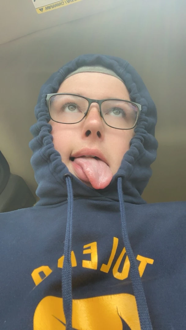 Ordering new lingerie tonight tip if you wanna spoil your tranny 