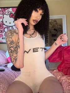 Curly hair don t care just here to seduce