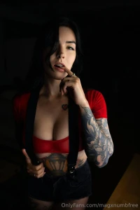 Naughty lil sex-mas elf