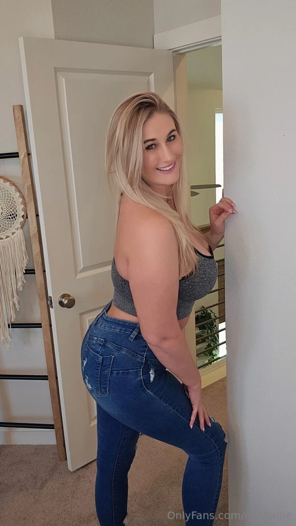 I forgot how much i love my jeggings 