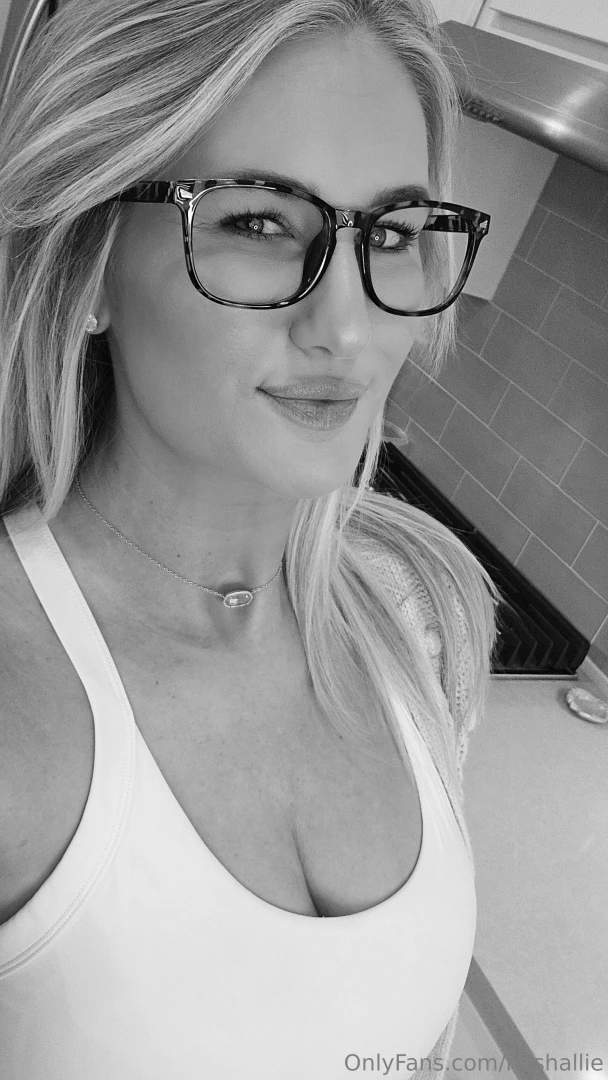Celebrate masturbation monday with me and get 60 off your 1st month 