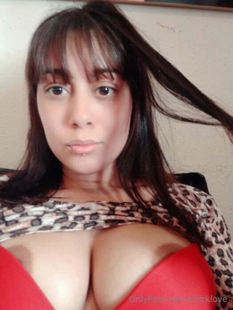 lulaxxxvip - Hello my love you want to play with my tits 